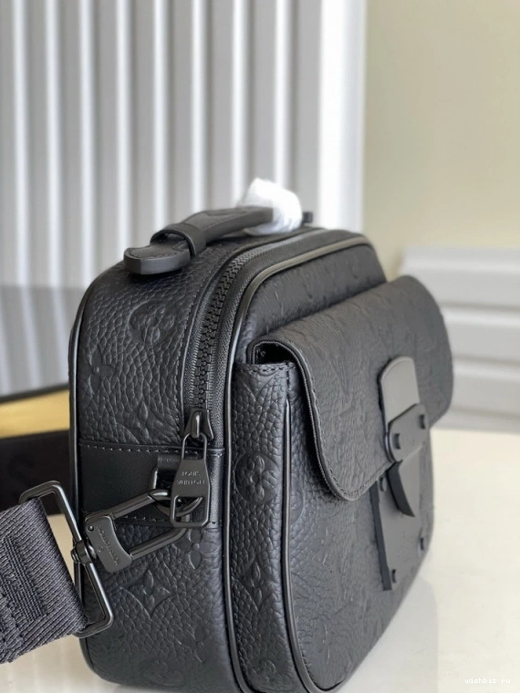 WIS LOCK S MESSENGER VUITTON LOUIS 1209